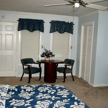 Rock Laurel Bed And Breakfast Candler Экстерьер фото